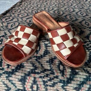 ZOU XOU vibey slip on’s
